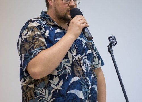 alt